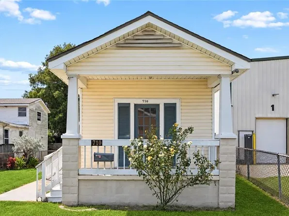 710 Brown Ave, Harvey, LA 70058