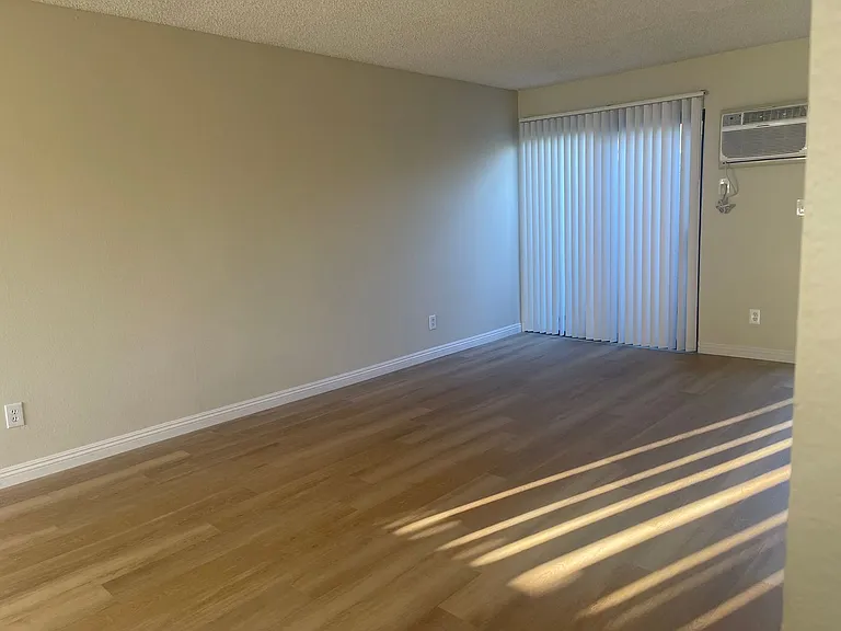 17900 Sherman Way — Photo 9