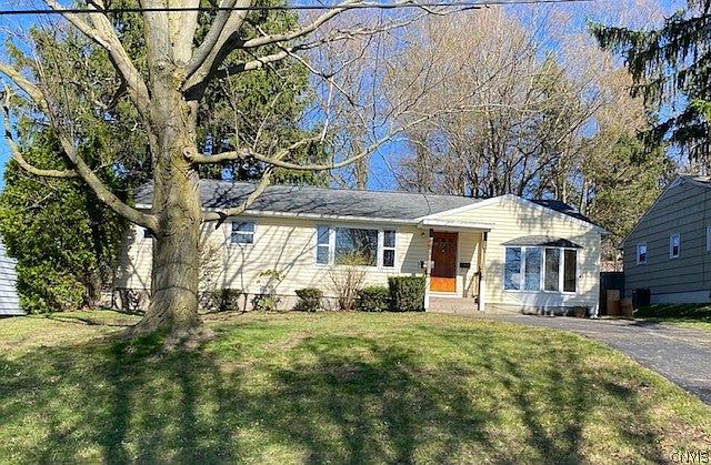 1st image of 109 Shady Ln
