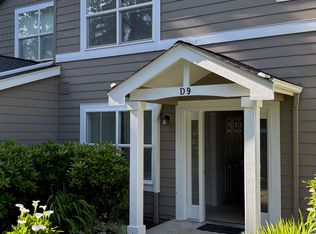 1220 Weaver Rd NW UNIT D9, Bainbridge Island, WA 98110