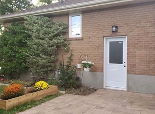 8 Hazelglen Ave, Toronto, ON M2R1R7