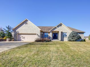 4009 Hillcrest Ln, Sterling, IL 61081