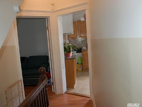 5th image of 4 Charles Ave