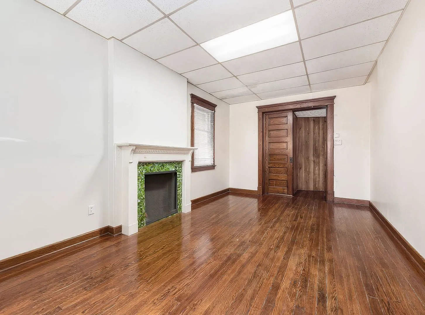 7 bed, 2.0 bath, $4,695 — Photo 2