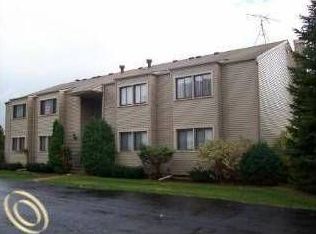 8502 Pepper Ridge Dr, Grand Blanc, MI 48439