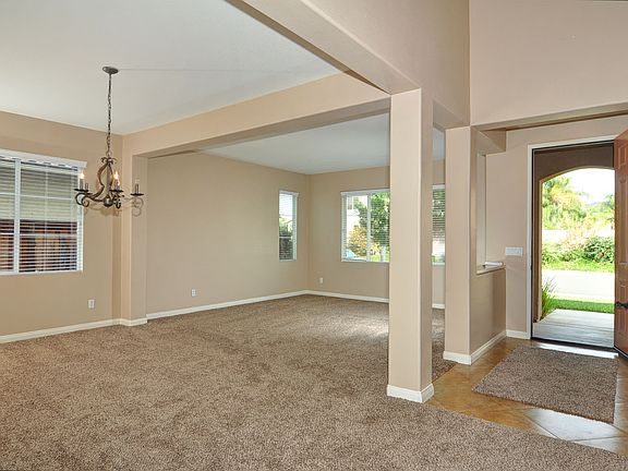 4th image of 35183 Lilac Ln