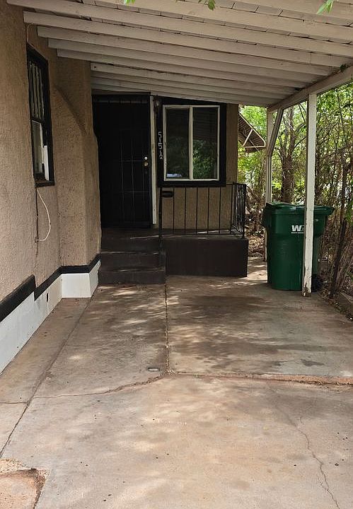 2nd image of 515 W Maple St Unit B