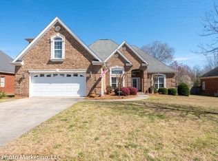 111 Carrington Ln, Byron, GA 31008