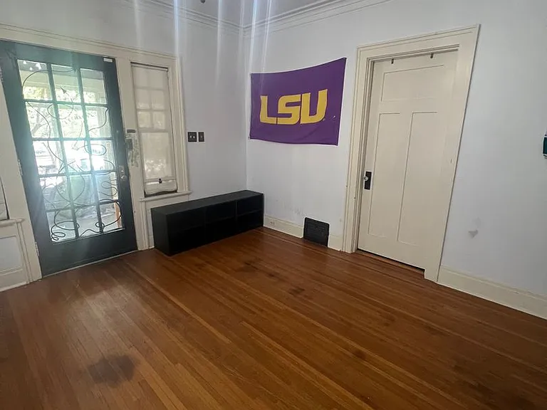 1720 Broadway St — Photo 3