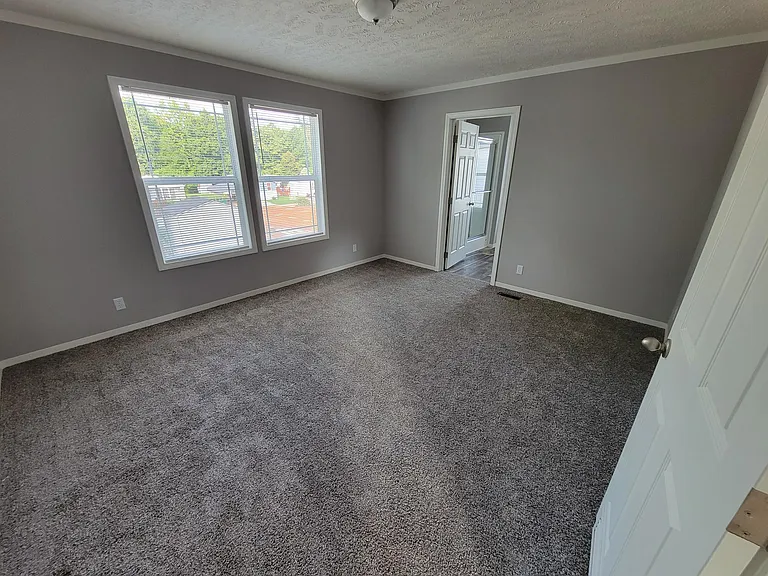 Amherst Ridge — Photo 35