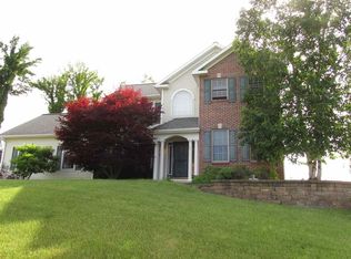 18 Crimson Cir, Troy, NY 12180