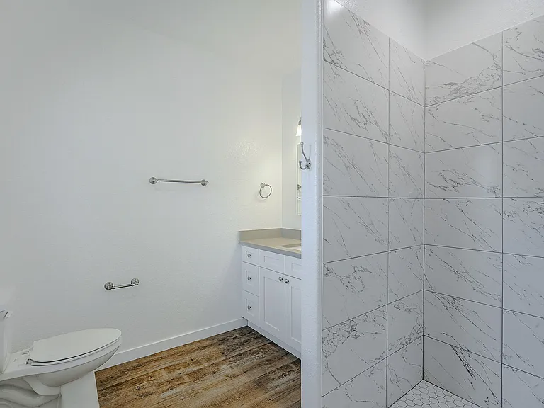 Belcara Luxury Townhomes Bathroom