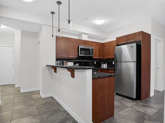 3rd image of 2420 34th Ave SW #106