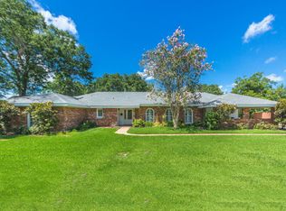 903 Oak Dr, Breaux Bridge, LA 70517