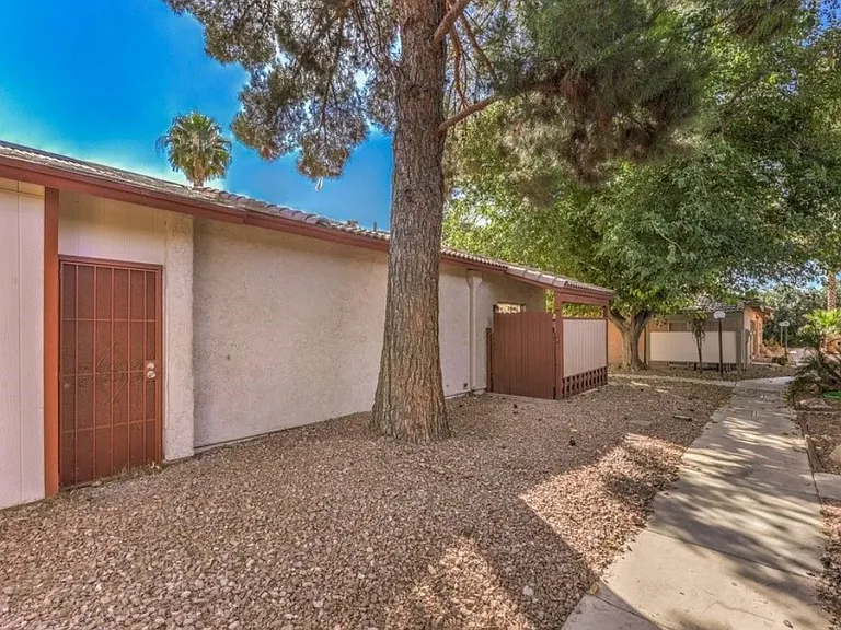 457 N Lamb Blvd #E — Photo 23