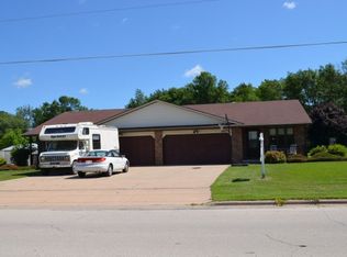 3177 Manitowoc Rd, Green Bay, WI 54311