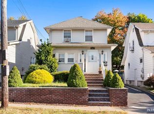 899 Linden Ave, Ridgefield, NJ 07657