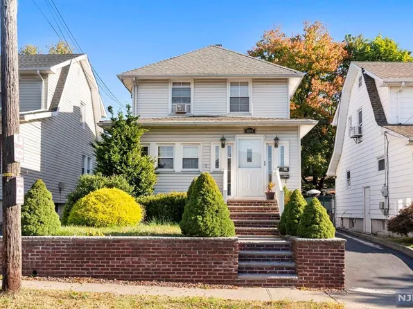 899 Linden Ave, Ridgefield, NJ 07657