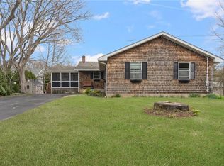 9 Lakeside Dr, Narragansett, RI 02882