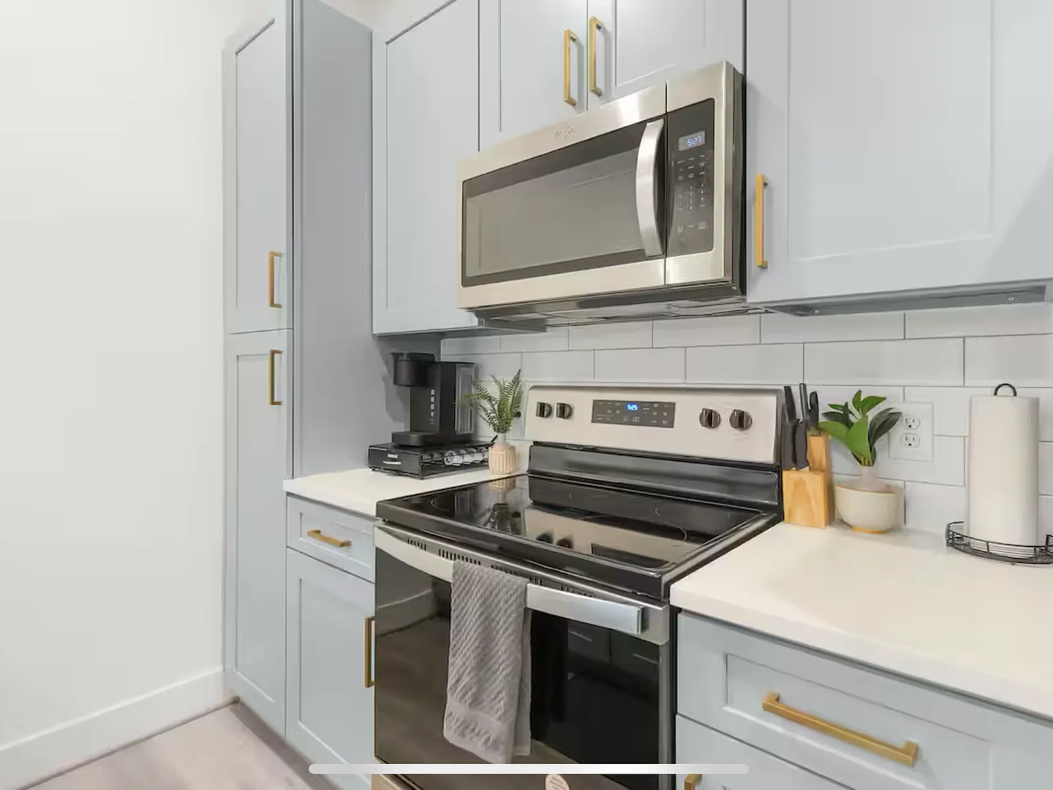 2 bed, 1100 sqft, $2,100 — Photo 4