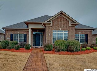 14 Queensland Dr SW, Huntsville, AL 35824