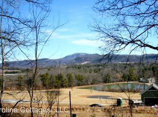 92 Carrie Dr, Hendersonville, NC 28792