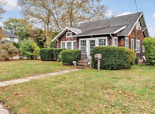 489 Elton St, Riverhead, NY 11901