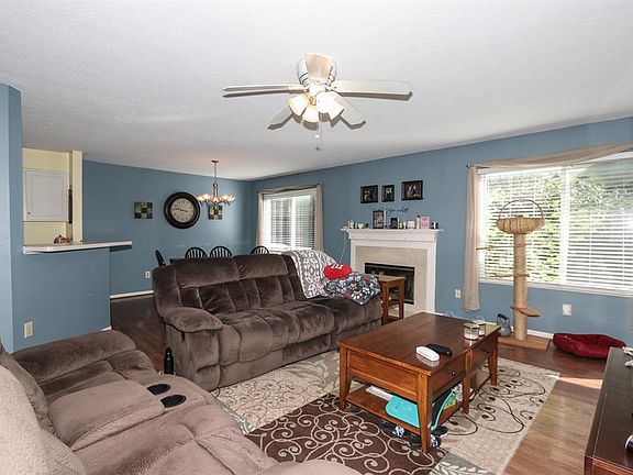 4th image of 6105 Brooktree Ct APT 104