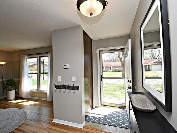 4th image of 13461 Fairlawn Ct