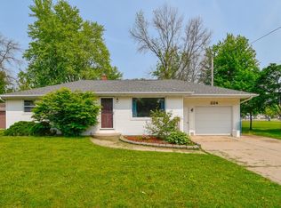 224 Lincoln St, Pulaski, WI 54162