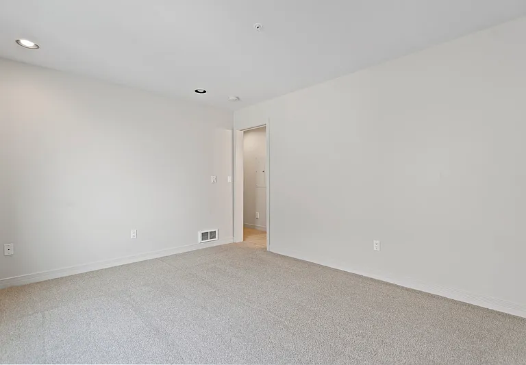 601 W Mercer Pl #401 — Photo 16
