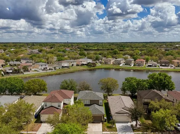 7951 Carriage Pointe Dr, Gibsonton, FL 33534