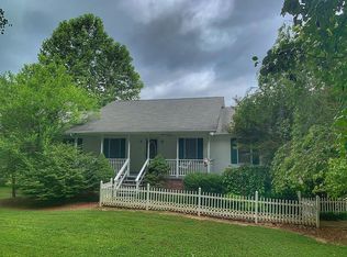 1208 Ridgeview Dr, Clinton, TN 37716