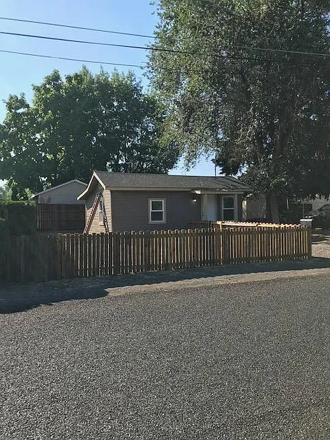 1 bed, 400 sqft, $900 — Photo 2