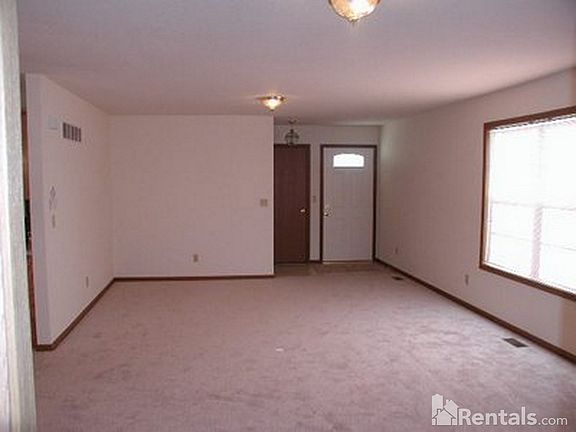 5th image of 2120 SW 36th St