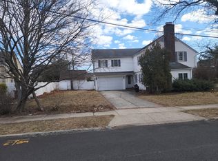 15 McKenna Ave, Baldwin, NY 11510