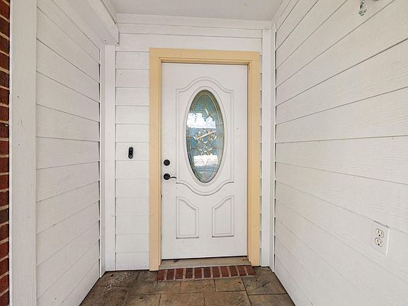 4th image of 845 Clubside Dr