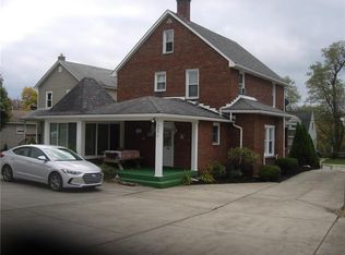 300 Wampum Ave, Ellwood City, PA 16117