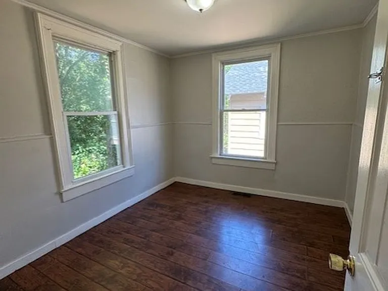 136 Home St — Photo 10
