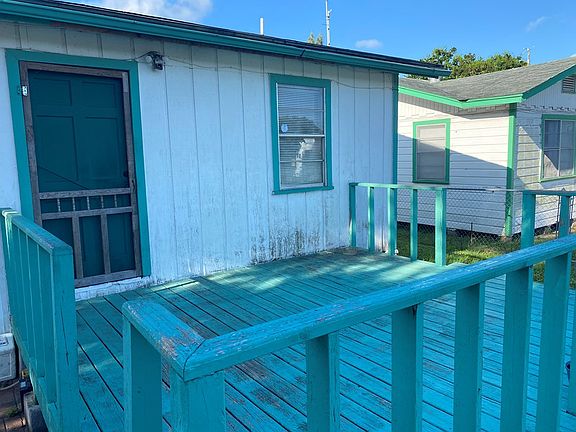 2nd image of 605 W 5th St