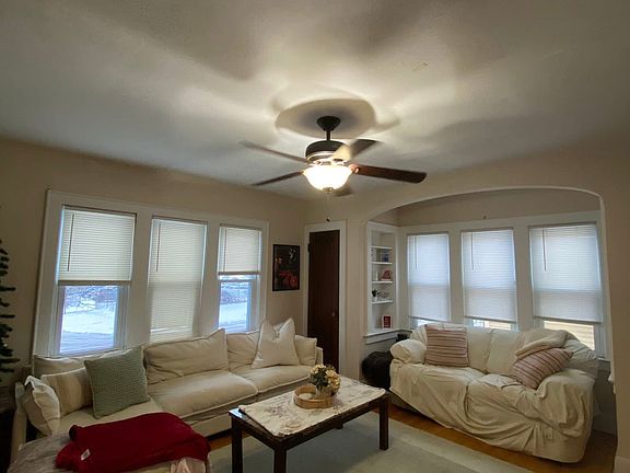 3rd image of 208 Bassett St