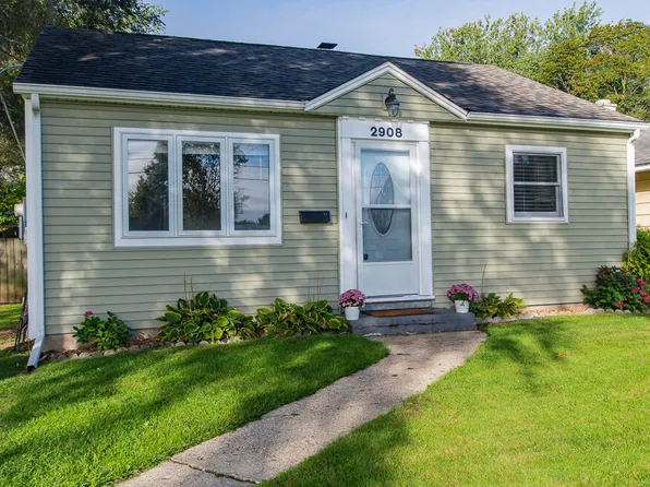 2908 Whittier Dr, Kalamazoo, MI 49001