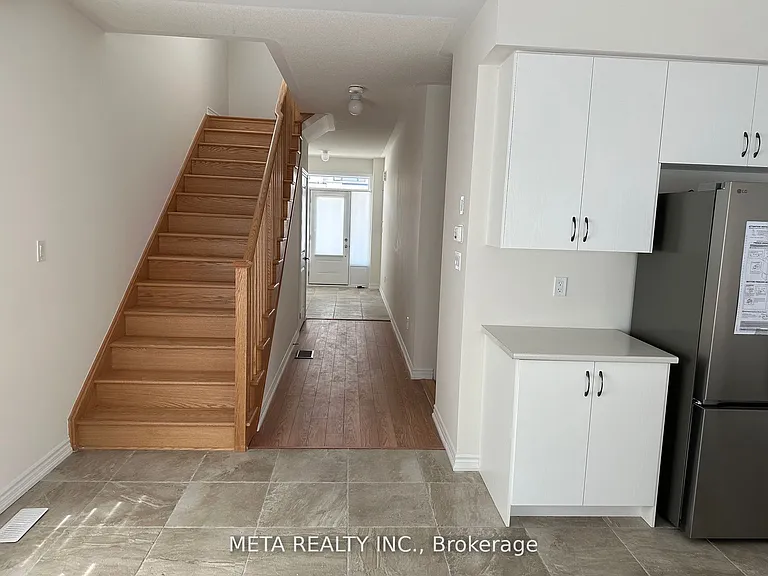 34 Durham Ave — Photo 11