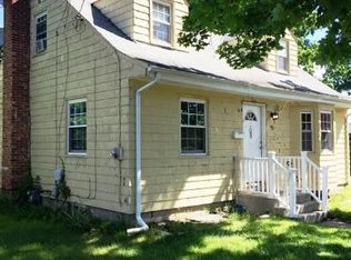 65 Foxcroft Dr, Manchester, CT 06040