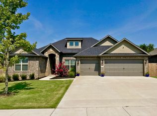 205 Deere Run Dr, Cave Springs, AR 72718