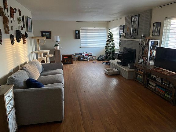 The living room will be empty, just letting you see the size