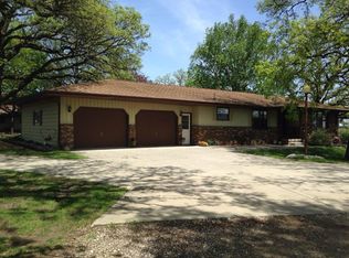 6674 W 52nd St N, Newton, IA 50208