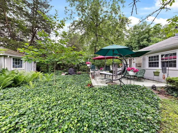 9106 Circle Dr, Lakeside, MI 49116