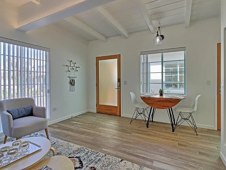 1078 S Seaward Ave — Photo 5