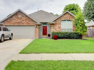 5113 Deerhurst Dr, Norman, OK 73072